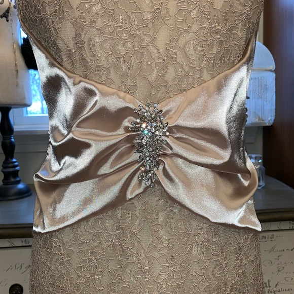 Thea Dora Formal Dress NEVER WORN - Picture 4 of 6